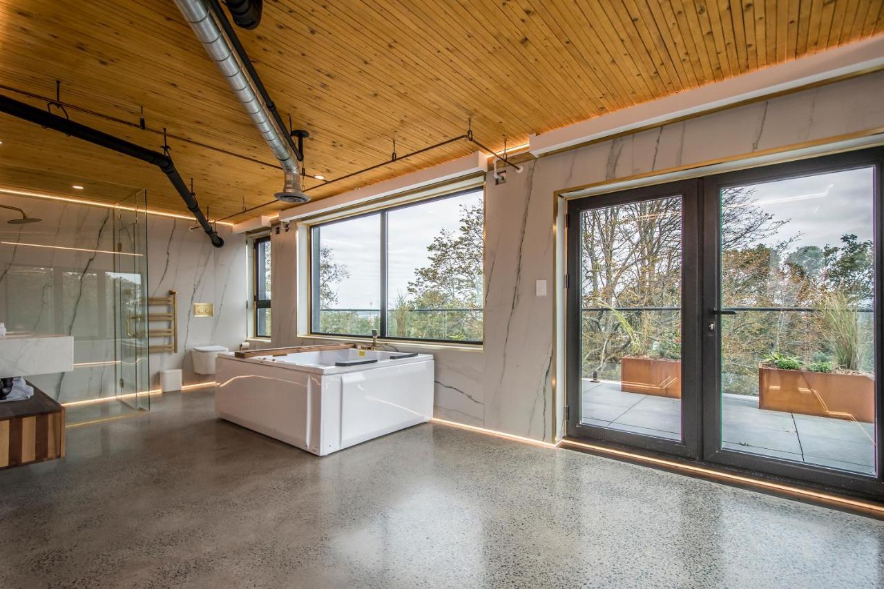 The Halifax Rooftop - Cozy Spa B&B Екстер'єр фото